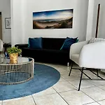 Villa Laguna *